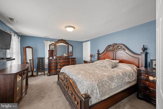 317 BROAD ST, Elmer, NJ 08318