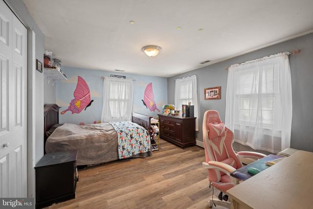 317 BROAD ST, Elmer, NJ 08318
