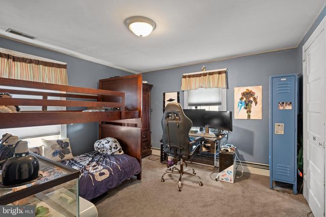 317 BROAD ST, Elmer, NJ 08318