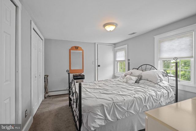 317 BROAD ST, Elmer, NJ 08318