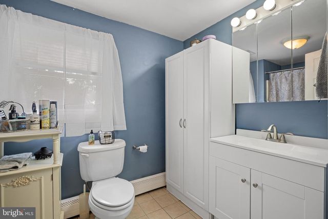 317 BROAD ST, Elmer, NJ 08318