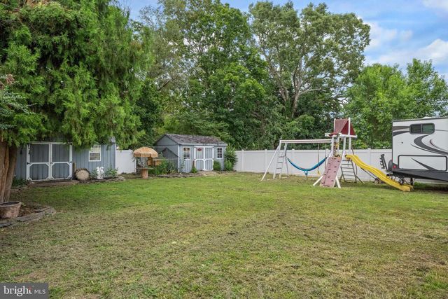 317 BROAD ST, Elmer, NJ 08318