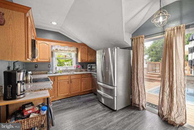 317 BROAD ST, Elmer, NJ 08318