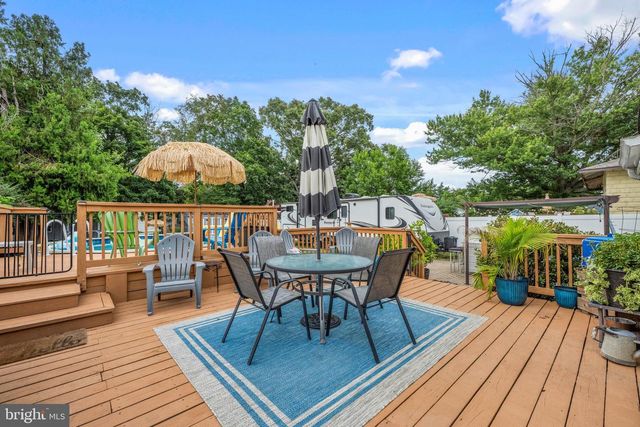 317 BROAD ST, Elmer, NJ 08318