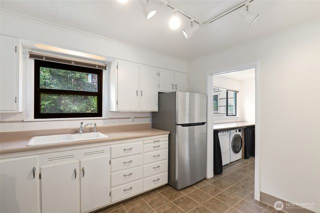 13619 Des Moines Memorial Drive S, Burien, WA 98168