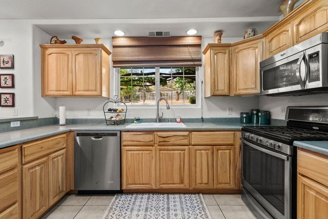 21080 Joanna Way, Redding, CA 96003