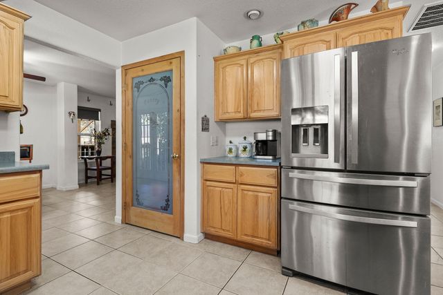 21080 Joanna Way, Redding, CA 96003