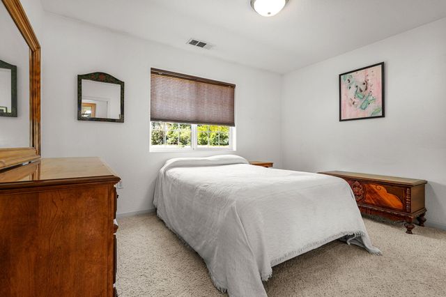 21080 Joanna Way, Redding, CA 96003