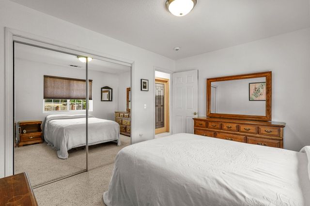 21080 Joanna Way, Redding, CA 96003