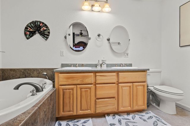 21080 Joanna Way, Redding, CA 96003