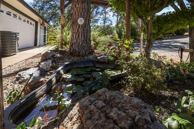 21080 Joanna Way, Redding, CA 96003