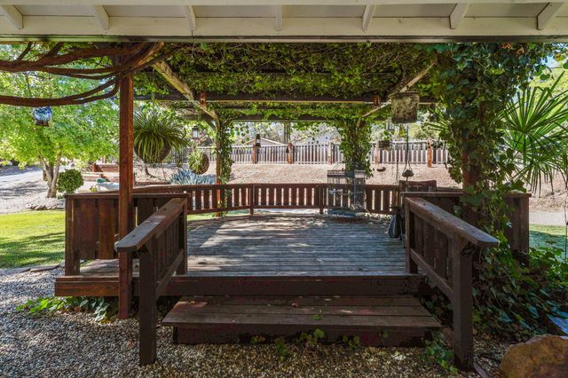 21080 Joanna Way, Redding, CA 96003