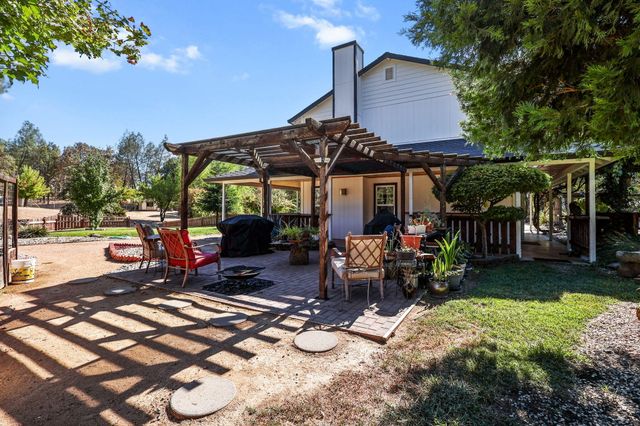 21080 Joanna Way, Redding, CA 96003