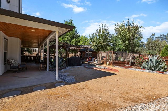 21080 Joanna Way, Redding, CA 96003