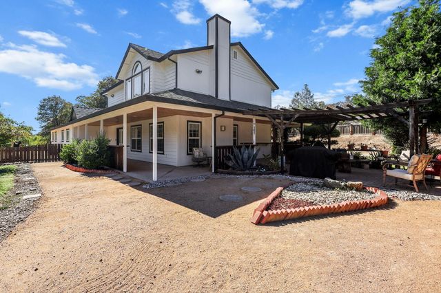 21080 Joanna Way, Redding, CA 96003