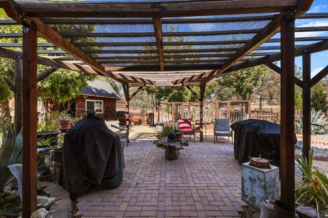 21080 Joanna Way, Redding, CA 96003