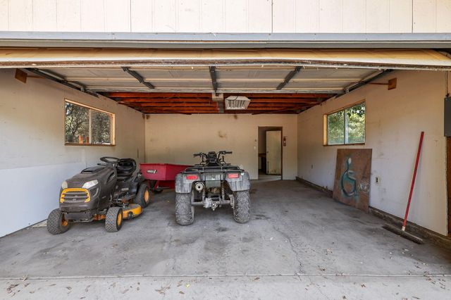 21080 Joanna Way, Redding, CA 96003