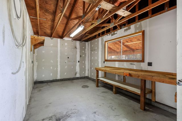 21080 Joanna Way, Redding, CA 96003