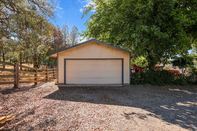 21080 Joanna Way, Redding, CA 96003