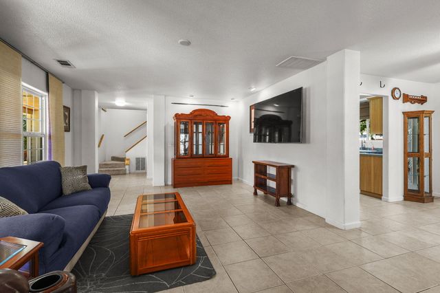 21080 Joanna Way, Redding, CA 96003