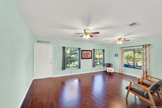 205 TRUDY LN, Universal City, TX 78148