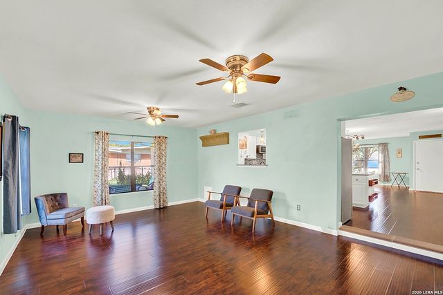205 TRUDY LN, Universal City, TX 78148