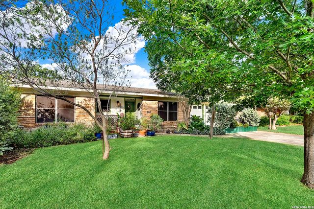 205 TRUDY LN, Universal City, TX 78148
