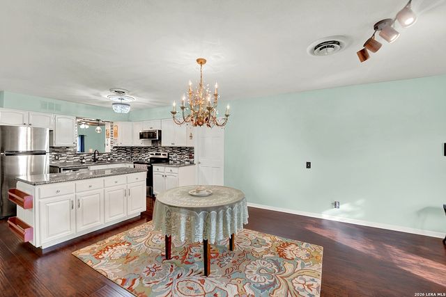 205 TRUDY LN, Universal City, TX 78148
