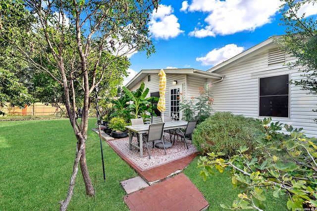 205 TRUDY LN, Universal City, TX 78148