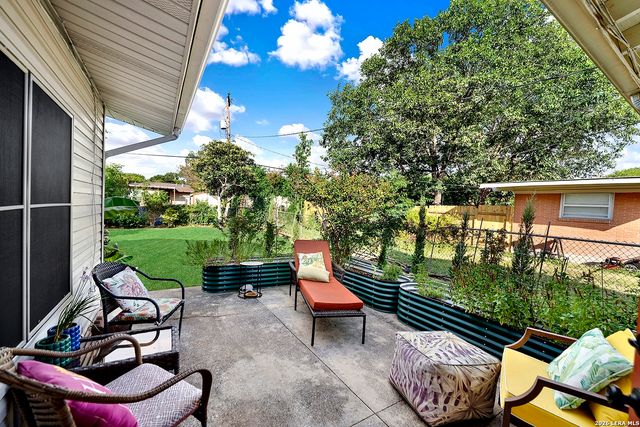 205 TRUDY LN, Universal City, TX 78148