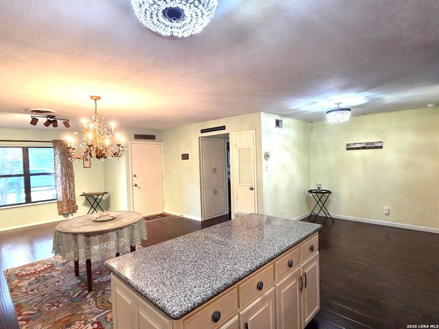 205 TRUDY LN, Universal City, TX 78148