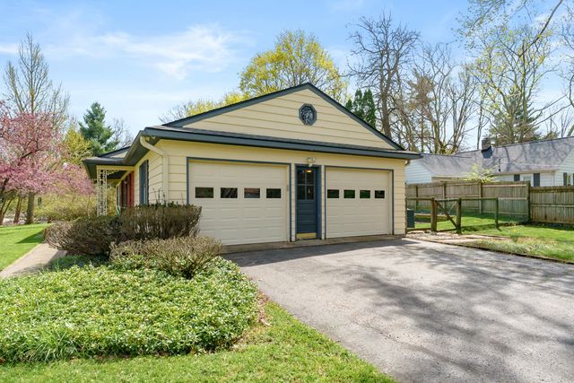 3231 Magnolia Circle, Kalamazoo, MI 49008