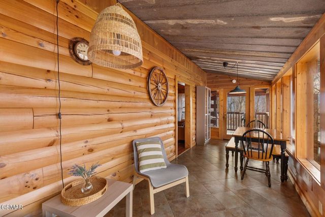 923 Pine Cone Way, Gatlinburg, TN 37738