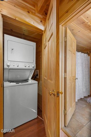 923 Pine Cone Way, Gatlinburg, TN 37738