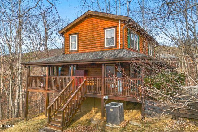 923 Pine Cone Way, Gatlinburg, TN 37738