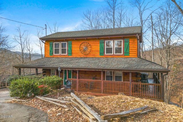 923 Pine Cone Way, Gatlinburg, TN 37738
