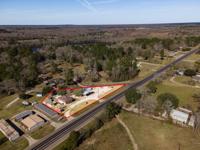 688 County Road 2097, Liberty, TX 77575