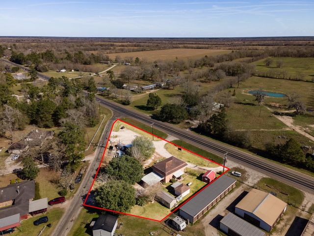 688 County Road 2097, Liberty, TX 77575