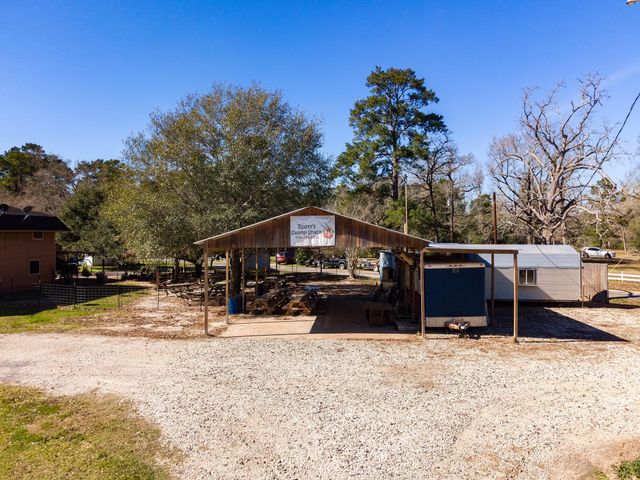 688 County Road 2097, Liberty, TX 77575