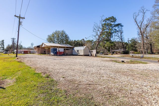 688 County Road 2097, Liberty, TX 77575