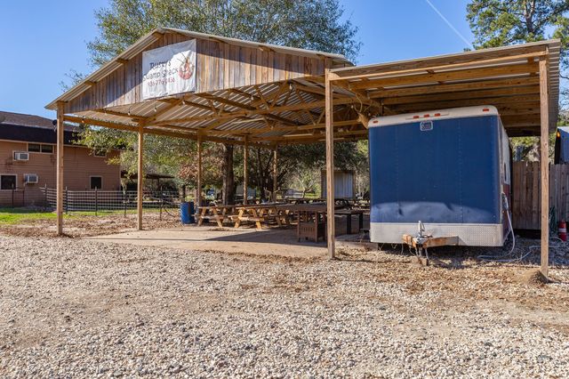 688 County Road 2097, Liberty, TX 77575