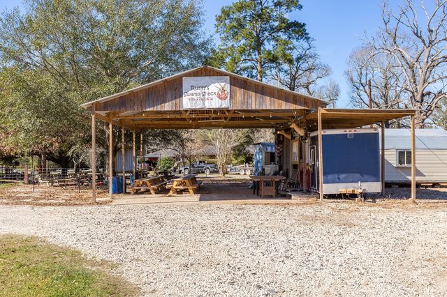 688 County Road 2097, Liberty, TX 77575