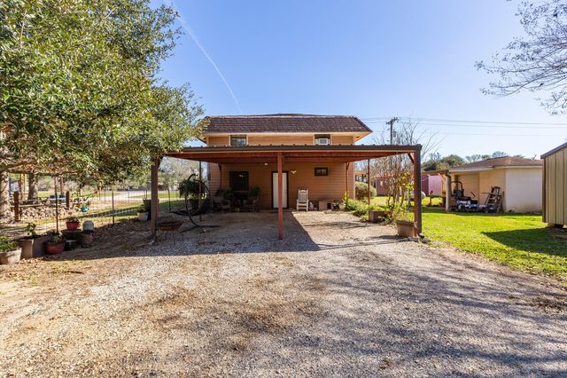 688 County Road 2097, Liberty, TX 77575