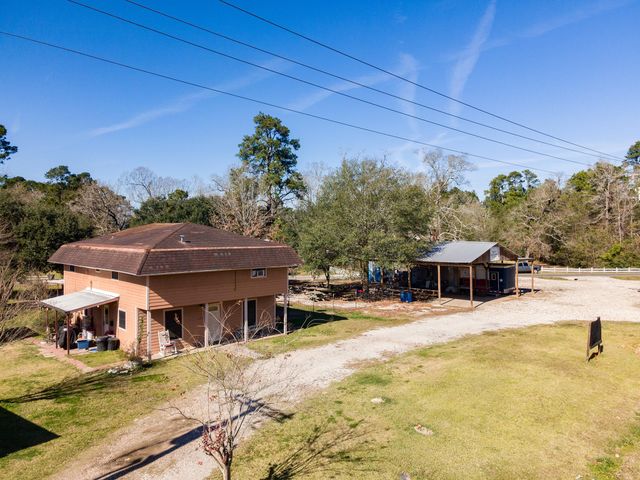 688 County Road 2097, Liberty, TX 77575