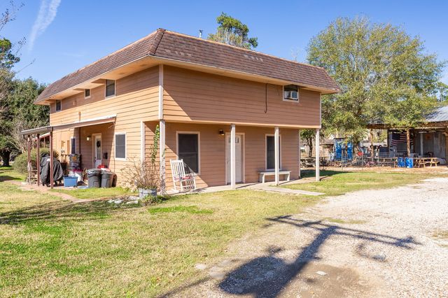 688 County Road 2097, Liberty, TX 77575