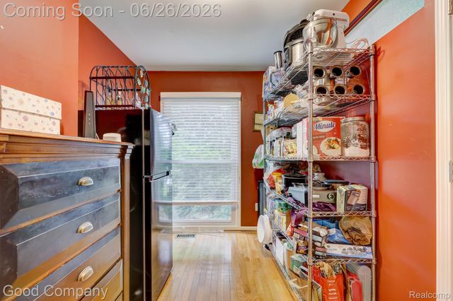 35868 Smithfield Court, Farmington, MI 48335