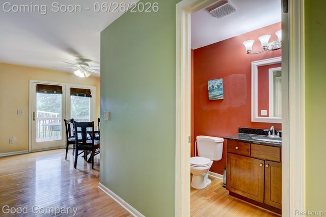 35868 Smithfield Court, Farmington, MI 48335