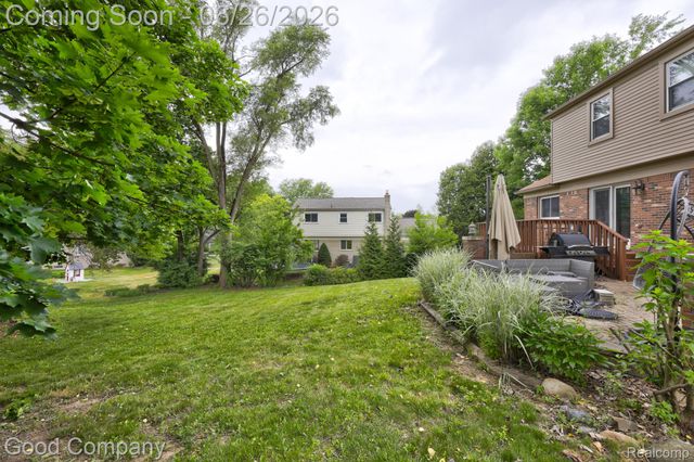 35868 Smithfield Court, Farmington, MI 48335