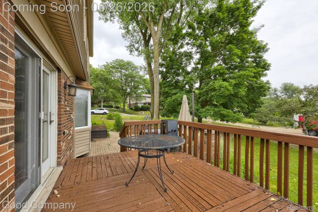 35868 Smithfield Court, Farmington, MI 48335