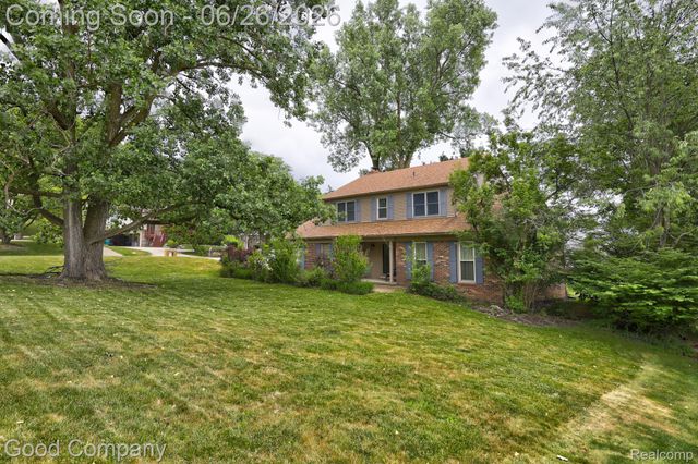 35868 Smithfield Court, Farmington, MI 48335